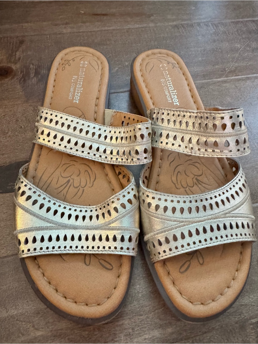 Naturalizer Metallic Gold Perforated Slide Sandals size 8.5W wide width